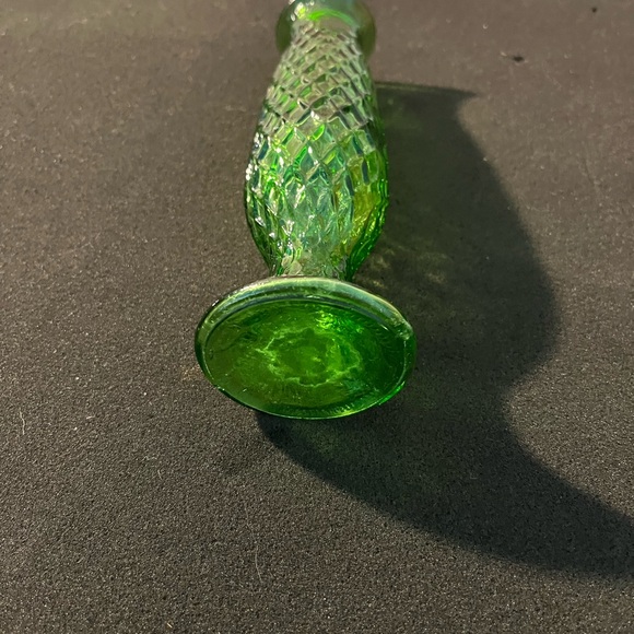 Vintage E O Brody co 8x2 Kelly green vase - Picture 4 of 5